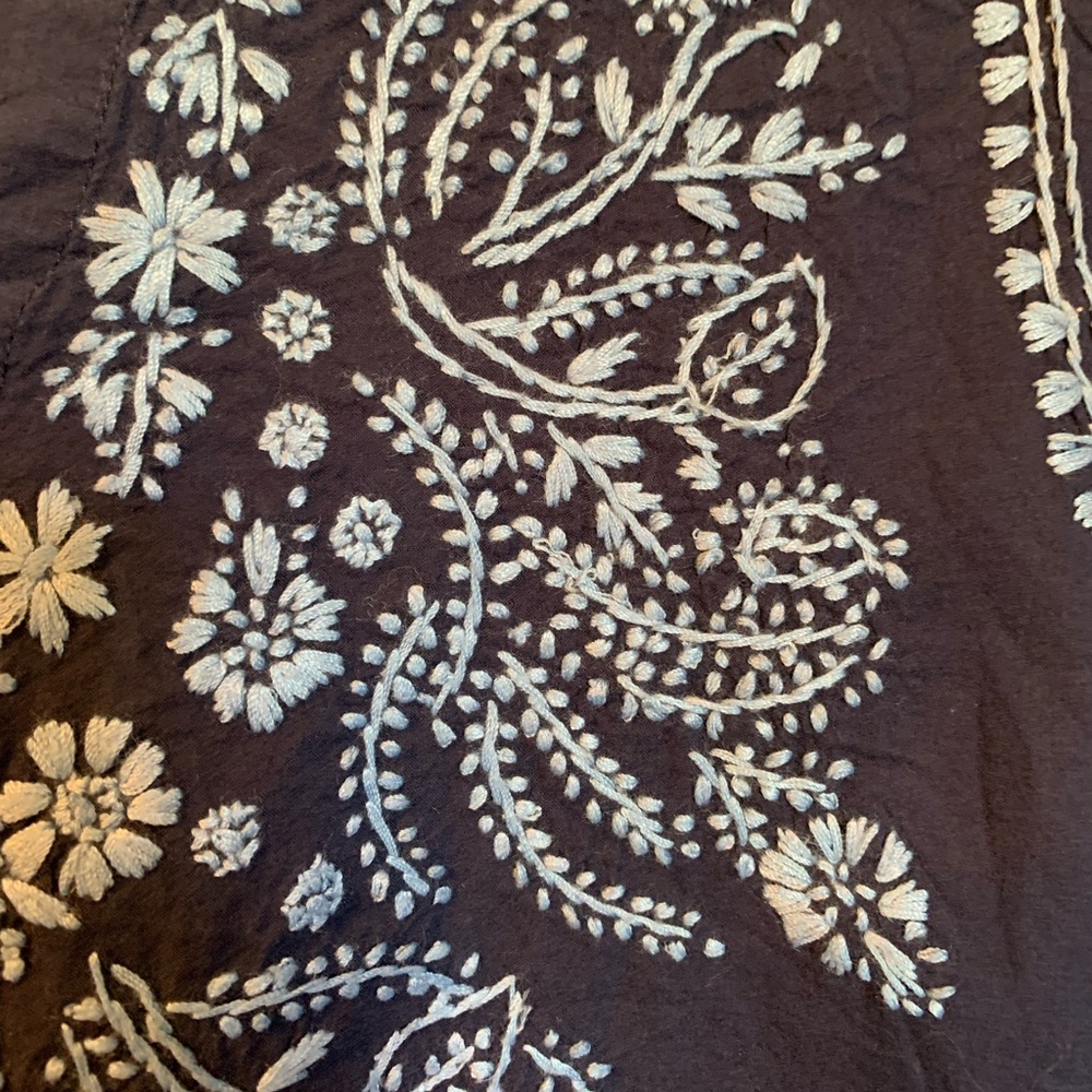 EUC Koi by Kathy Peterson Embroidered Blouse Scrub Top Size Medium - Picture 6 of 11